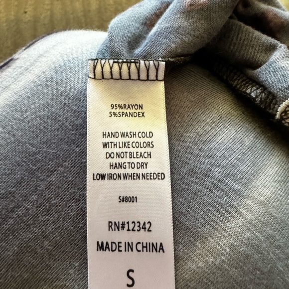 Women’s Long Flowing Cover Up - Picture 5 of 6